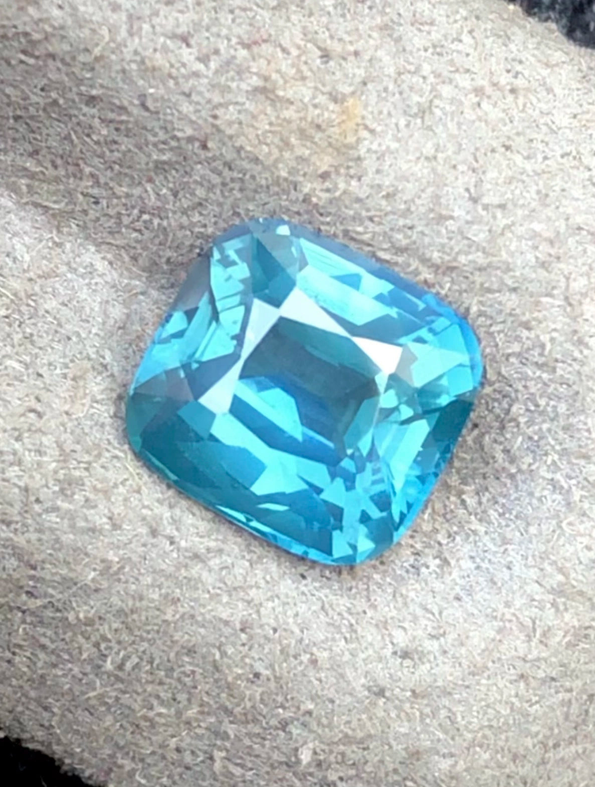 Luxury Natural Teal Sapphire 2.10 Ct Cushion Cut Gemstone From Madagascar