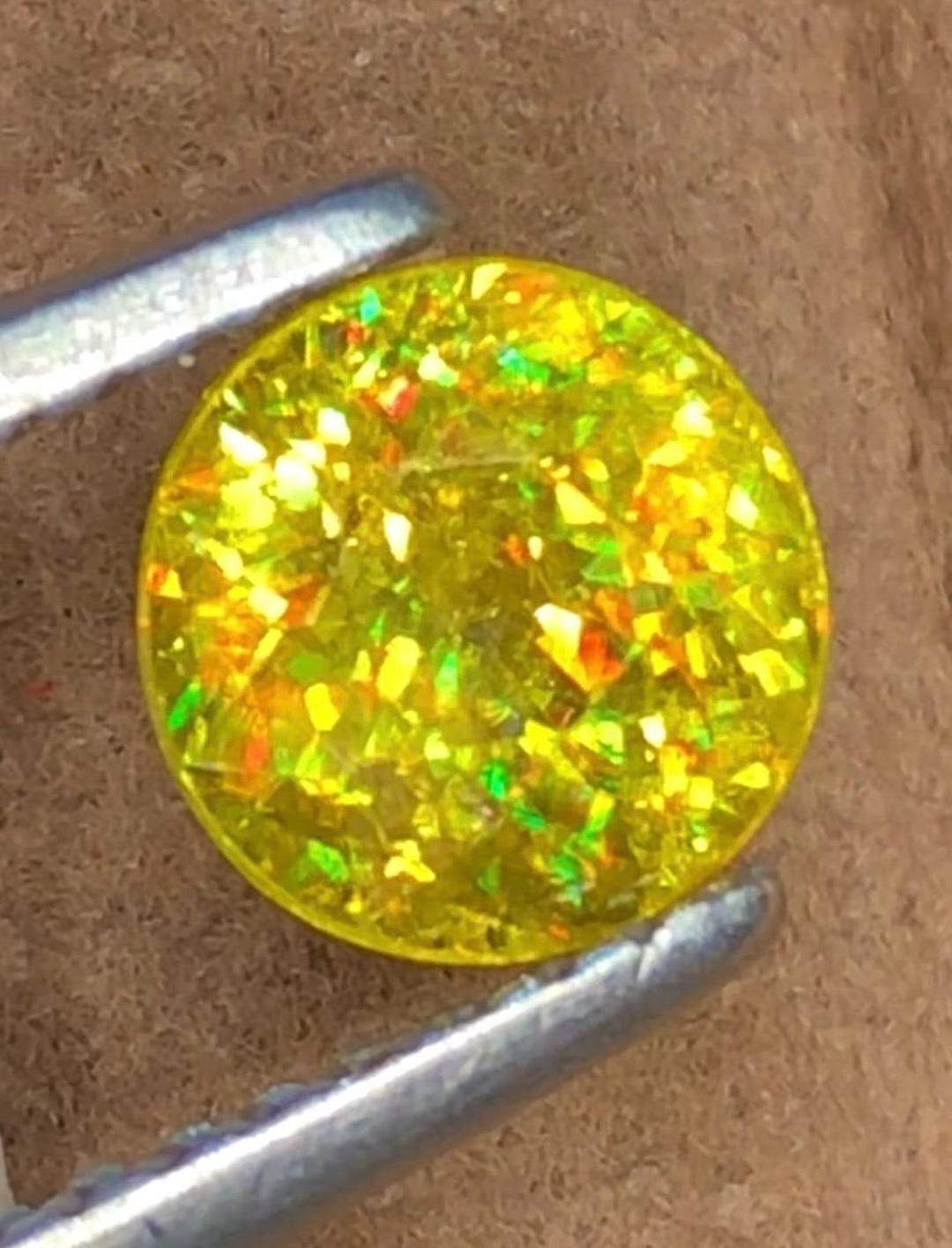 Sphene 1.25ct Fancy Round Cut — Natural Yellowish Gemstone - photo 1