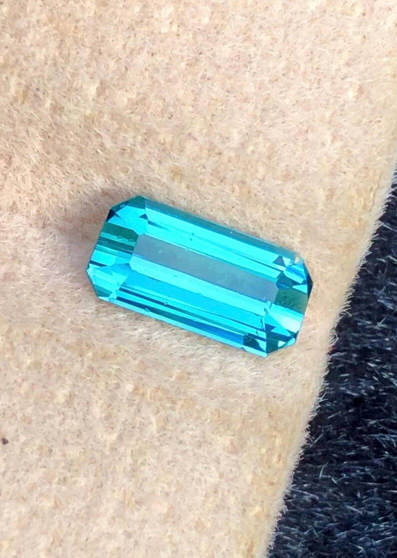 Tourmaline 1.00ct Emerald-cut (rectangular, faceted) — Natural Blue (neon/cyan-blue) Gemstone - photo 2
