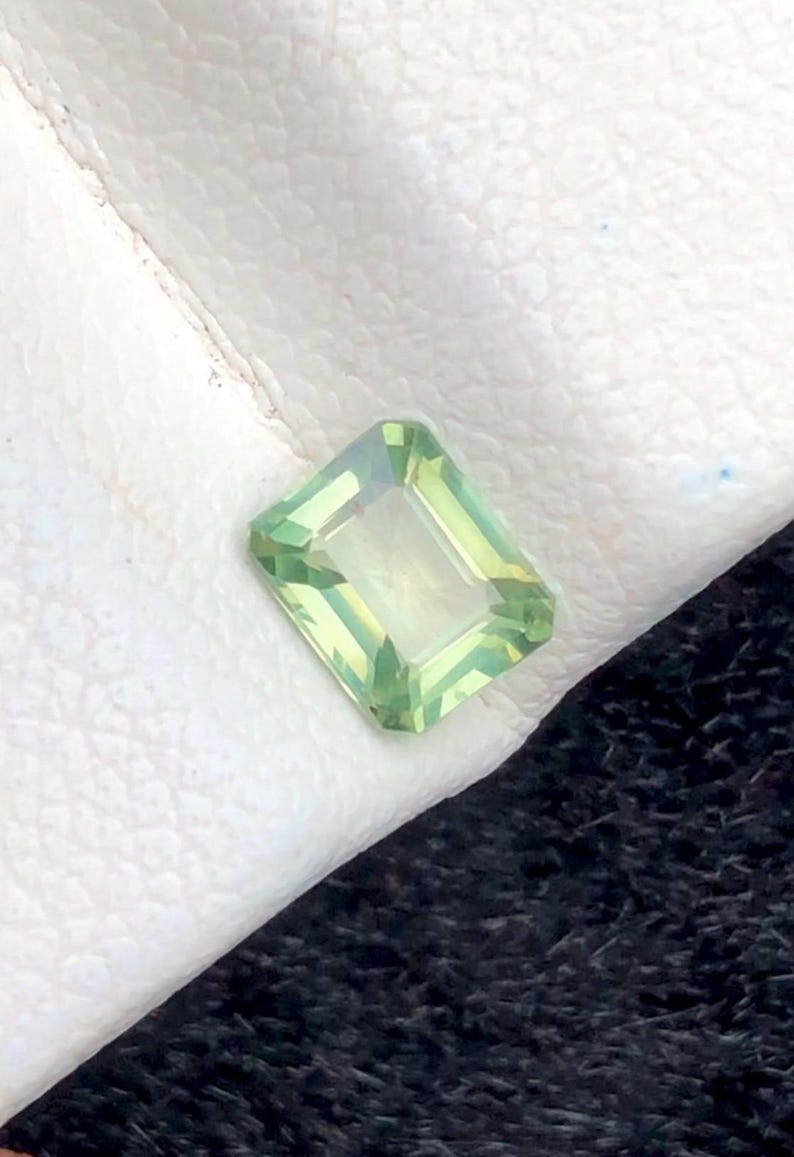 Parti Sapphire 0.50ct Faceted (emerald cut) — Natural Green Gemstone - photo 3