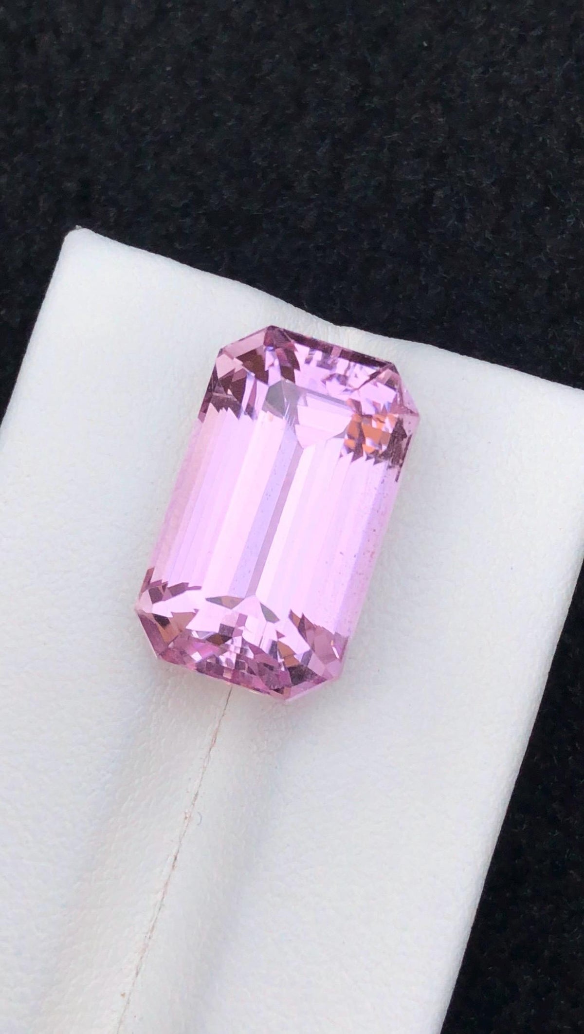 Kunzite 19.80 ct Emerald Cut — Natural Pink Gemstone - photo 1