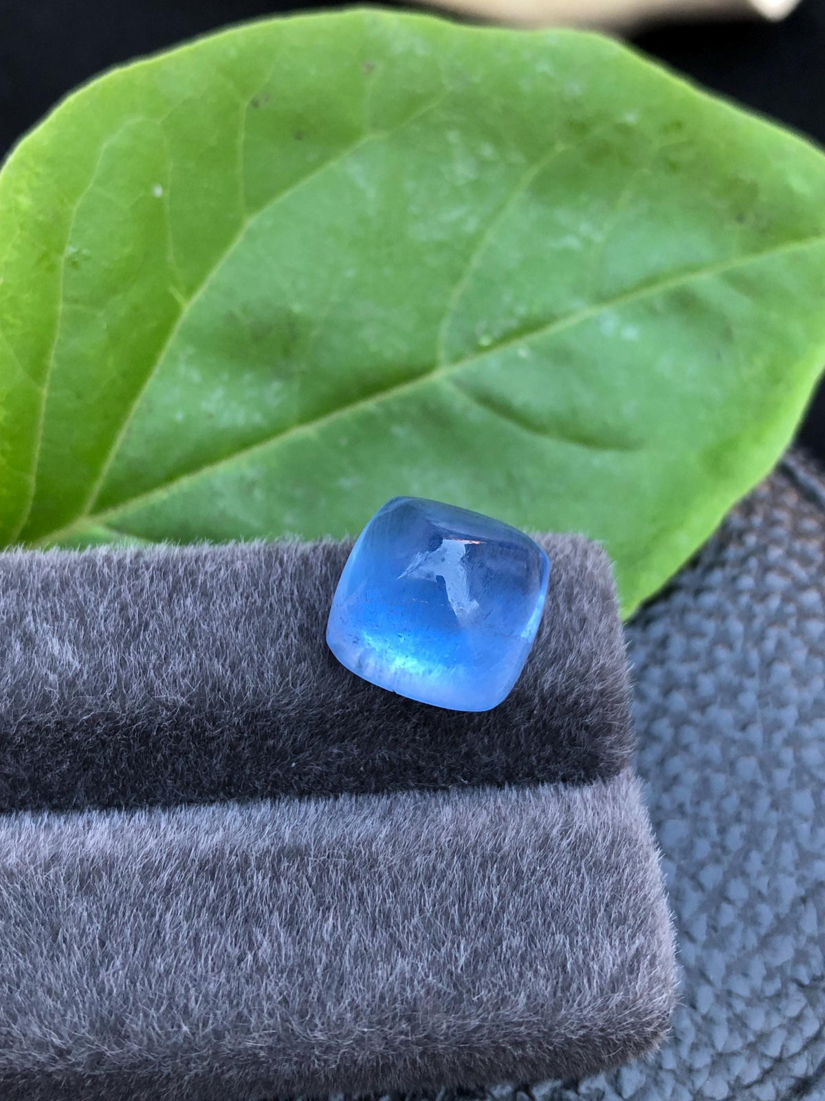 Aquamarine 11.90 ct Sugarloaf Cabochon — Natural Santa Maria Blue Gemstone - photo 1