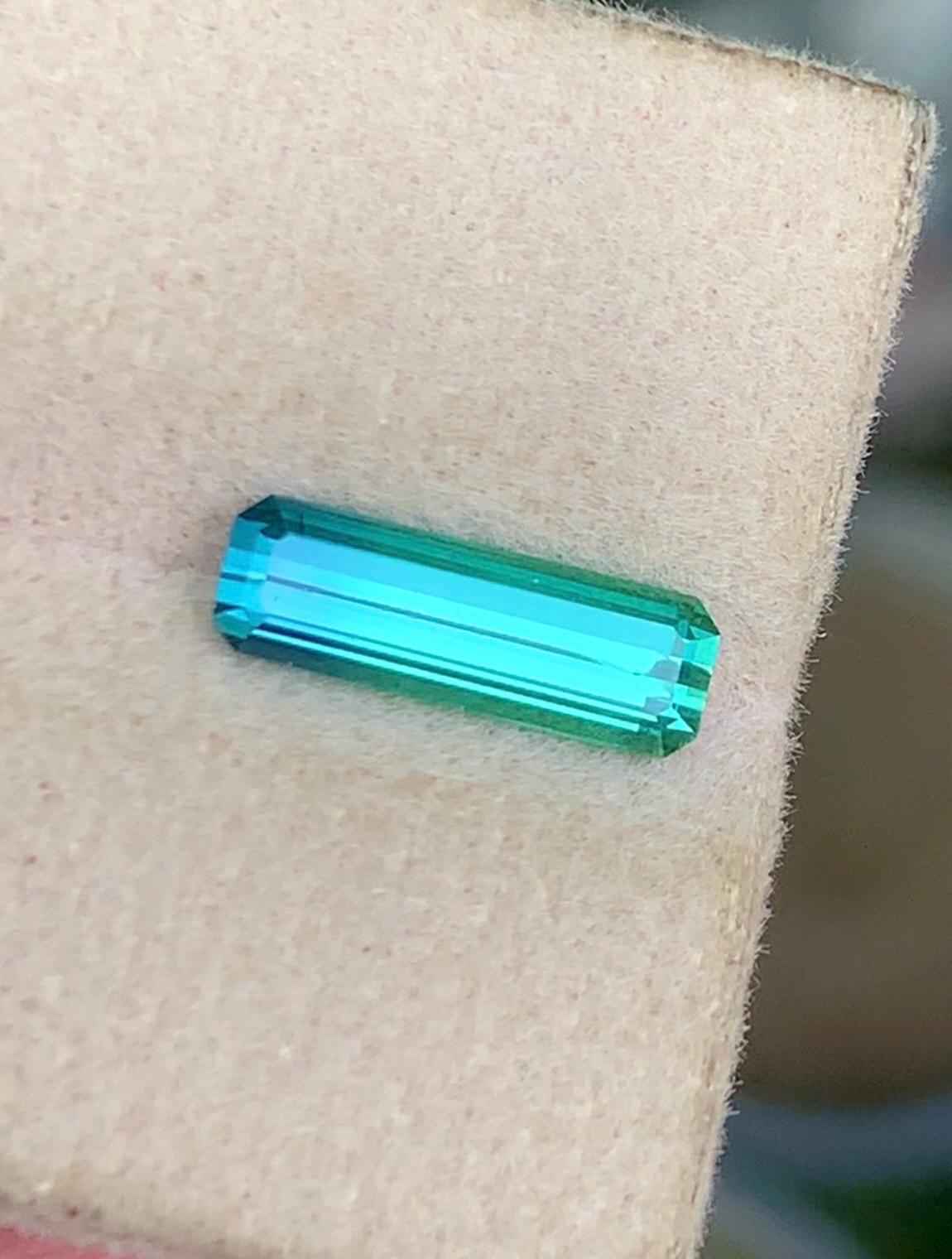 Bi-Color Tourmaline 1.65ct baguette-cut — Natural Blue & Green Gemstone - photo 2