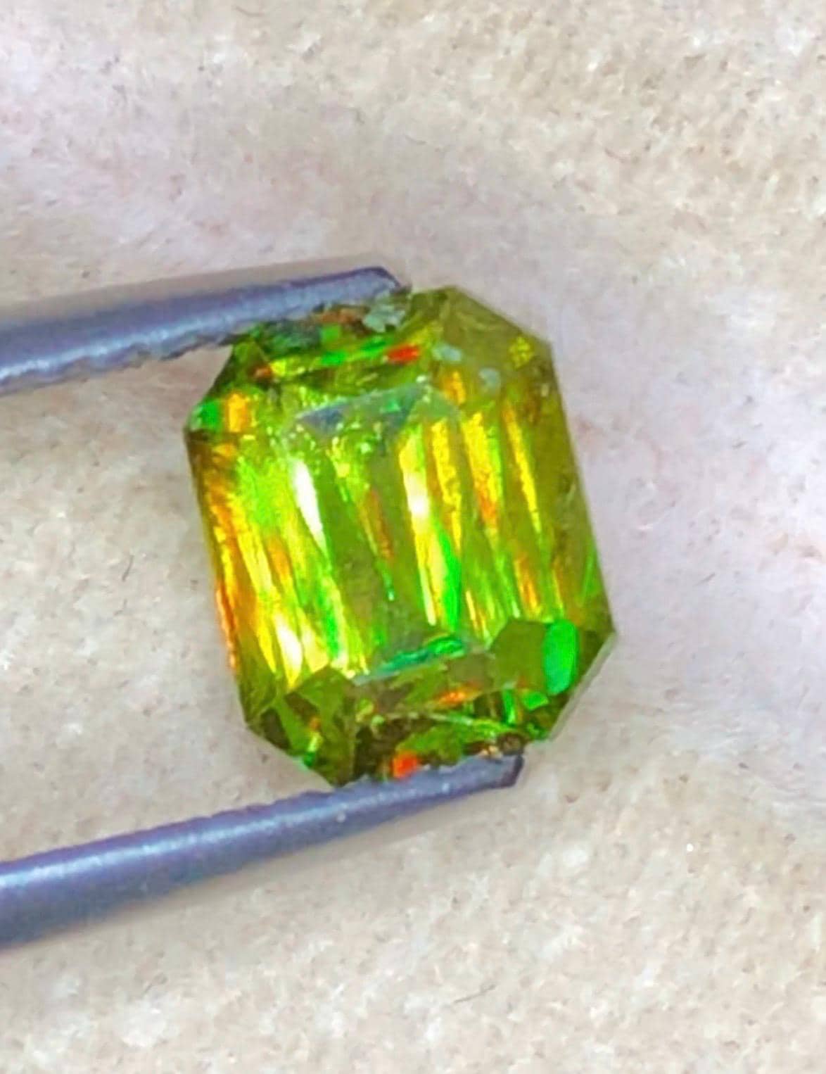 Sphene 1.30ct Faceted — Natural Chrome green Gemstone - photo 3