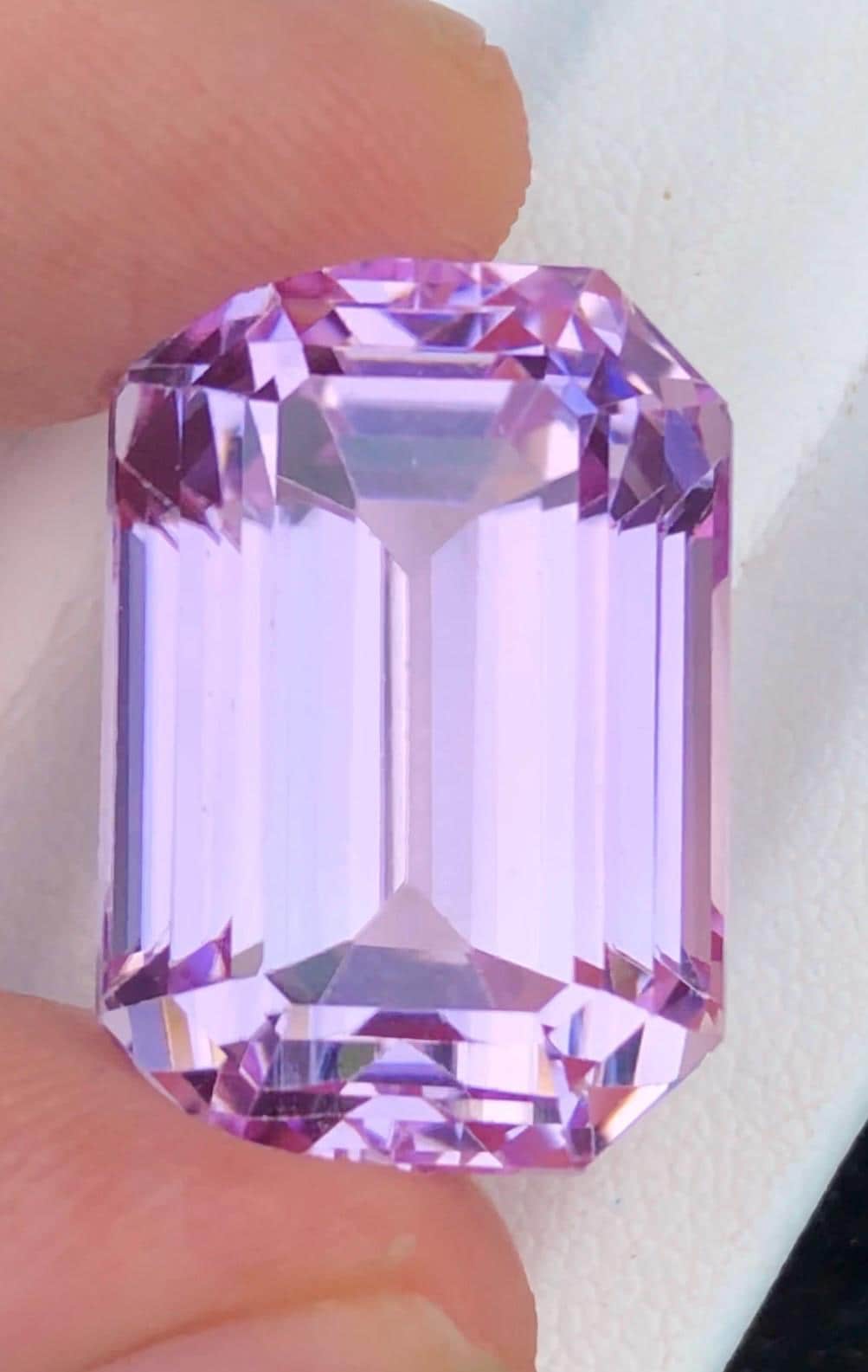 35.71 ct pink kunzite emerald cut, Kunar Afghanistan