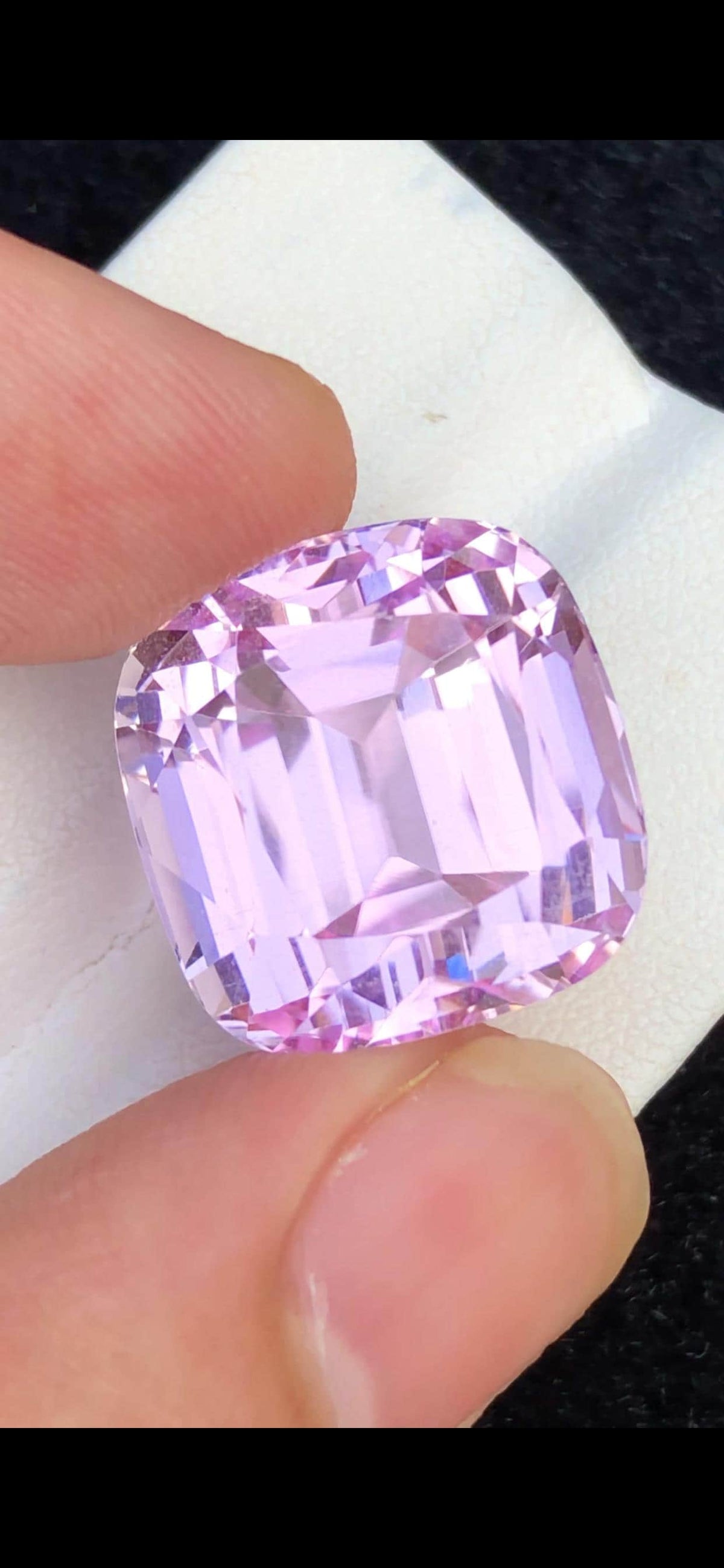 33.05 ct pink kunzite cushion cut, Kunar Afghanistan