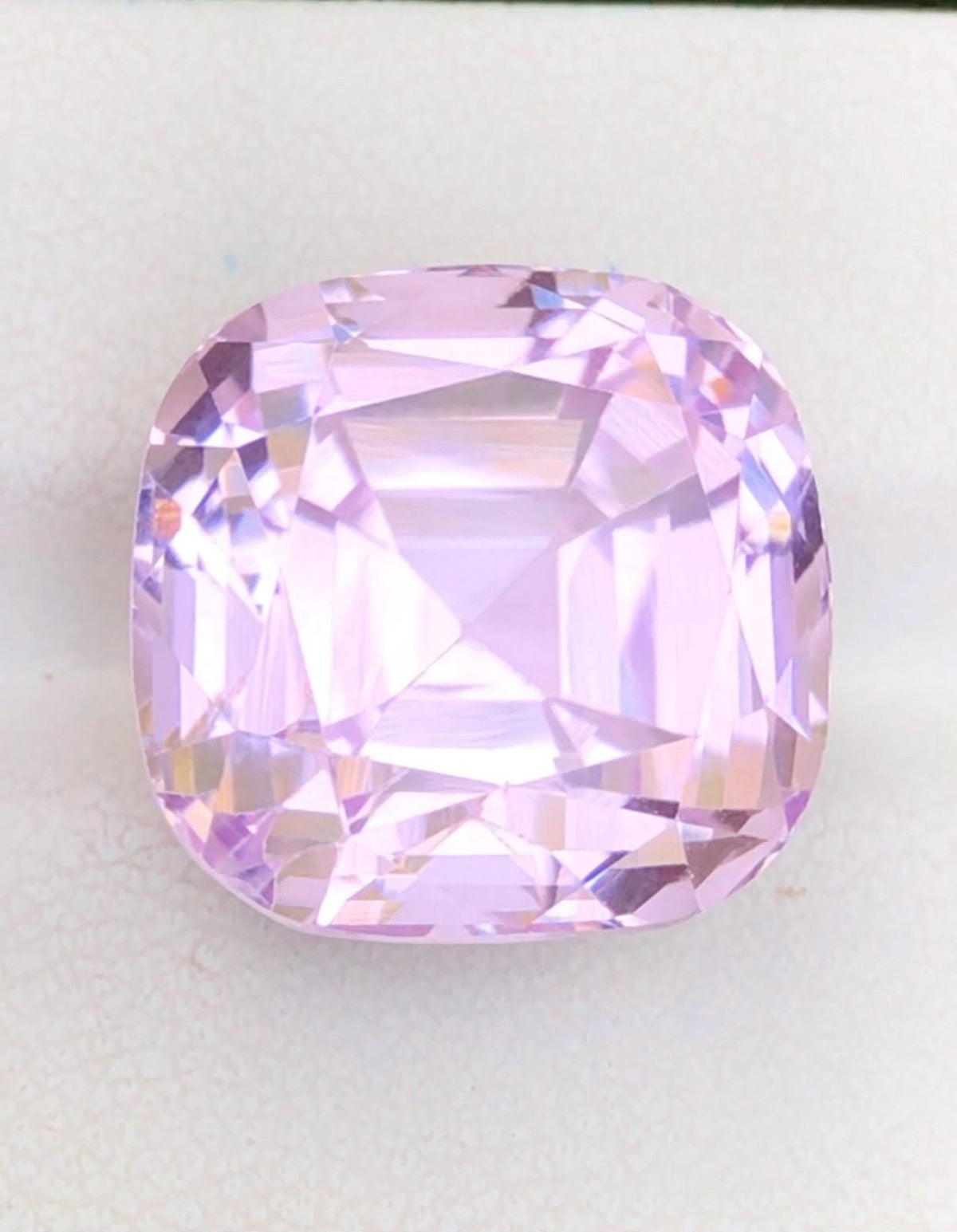 24.70 ct pink kunzite cushion cut, Kunar Afghanistan