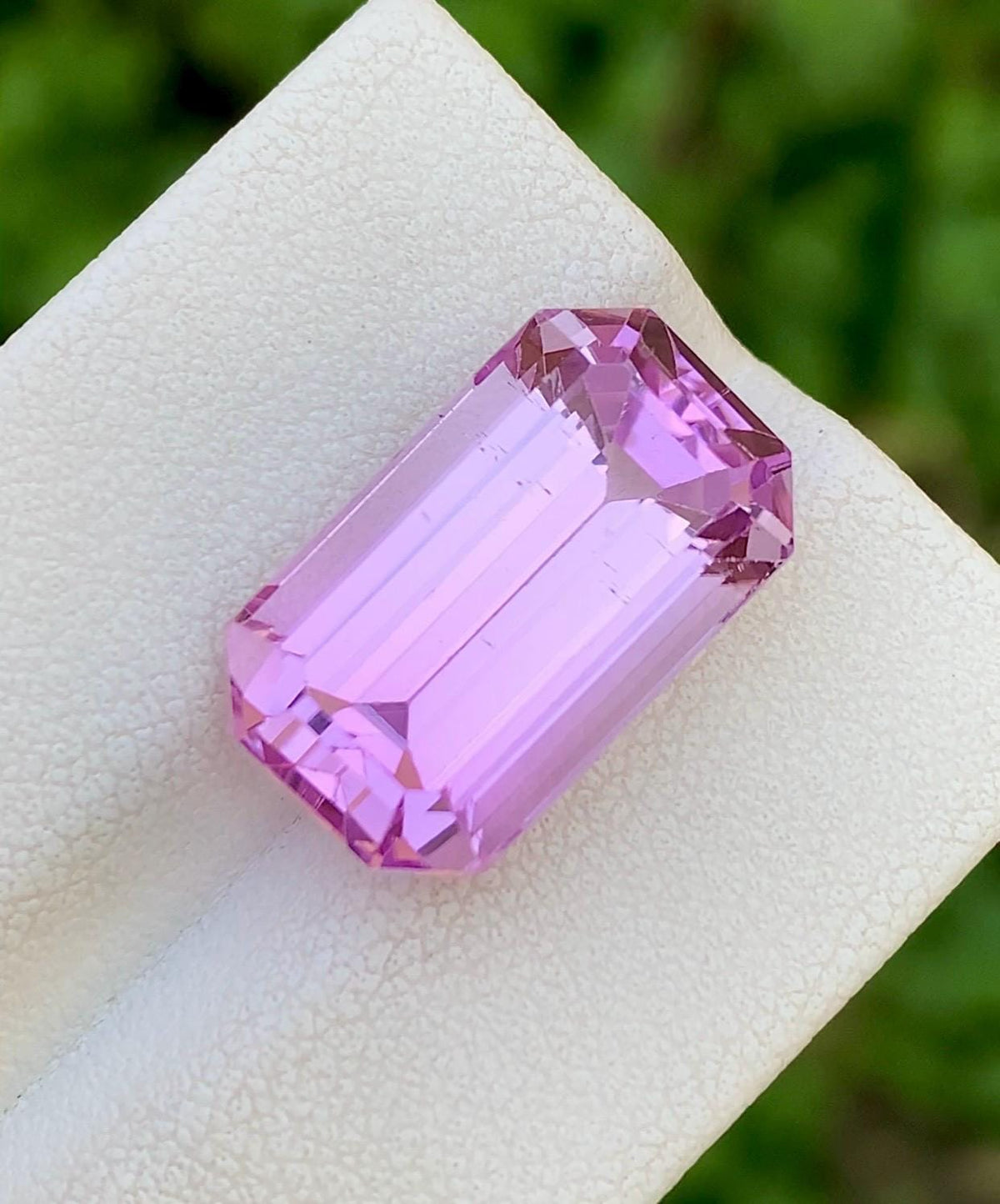 14.45 ct pink kunzite emerald cut, Kunar Afghanistan
