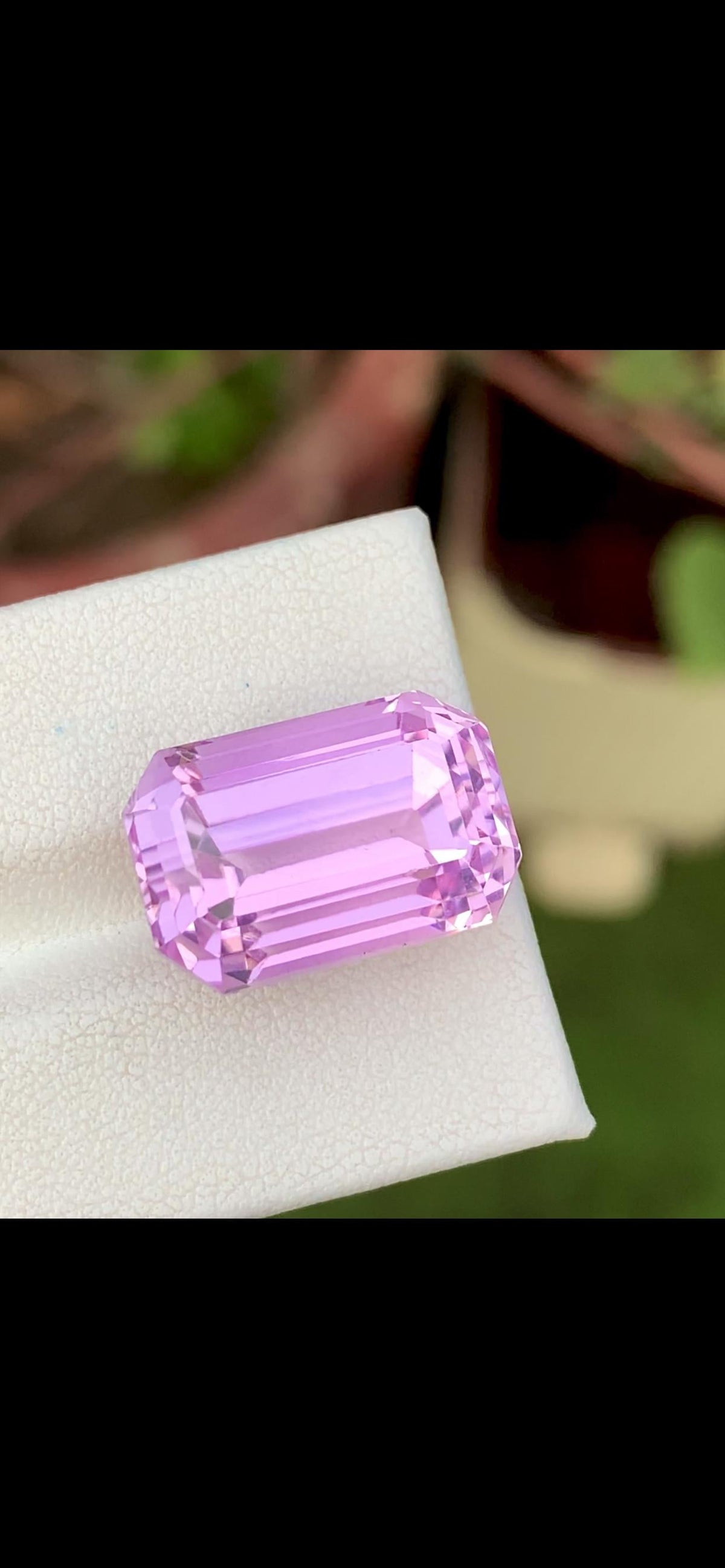 21.55 ct pink kunzite emerald cut, Kunar Afghanistan
