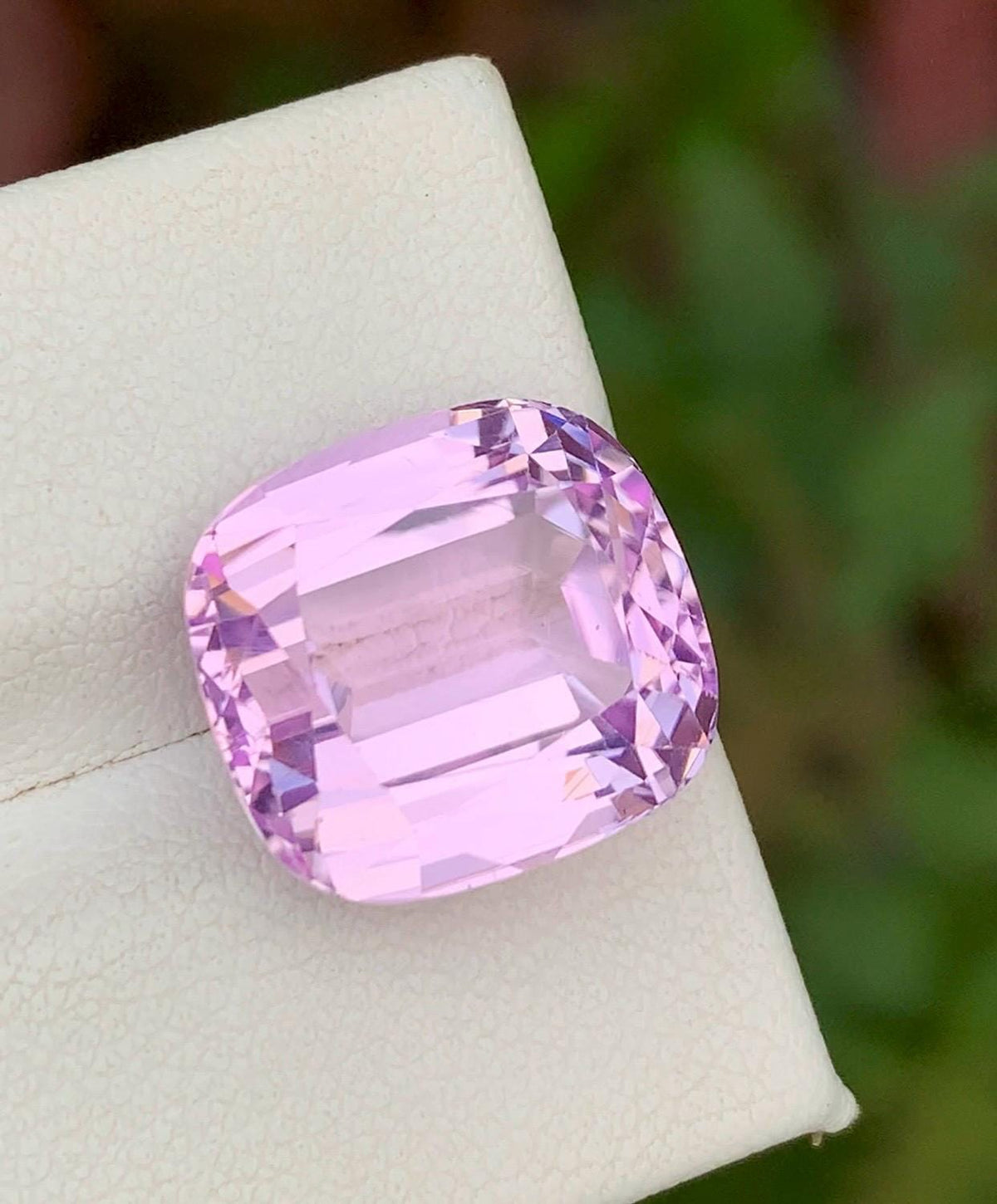 13.90 ct pink kunzite cushion cut, Kunar Afghanistan