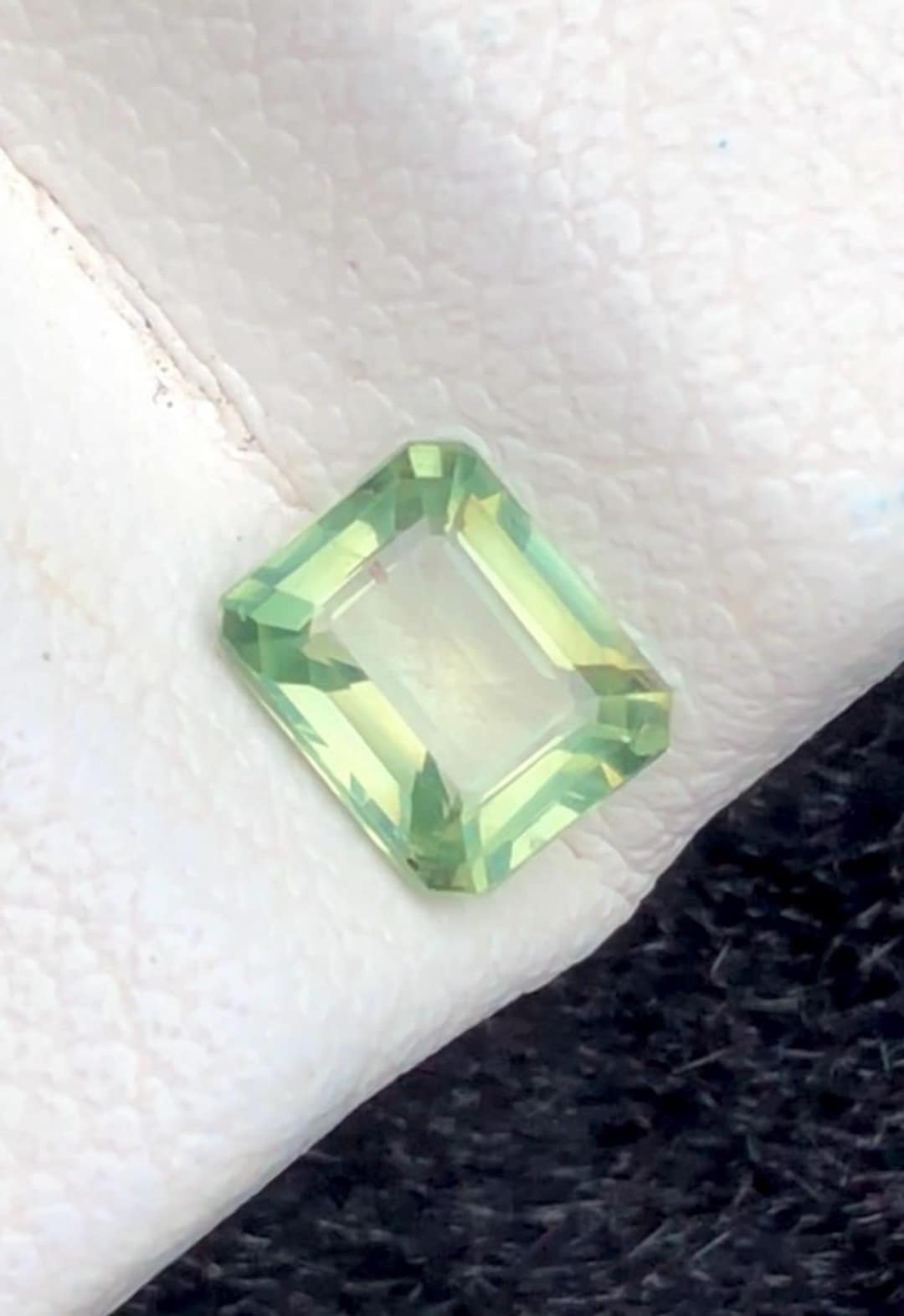 Parti Sapphire 0.50ct Faceted (emerald cut) — Natural Green Gemstone - photo 1