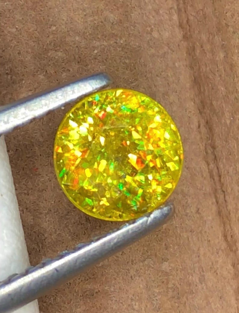 Sphene 1.25ct Fancy Round Cut — Natural Yellowish Gemstone - photo 4