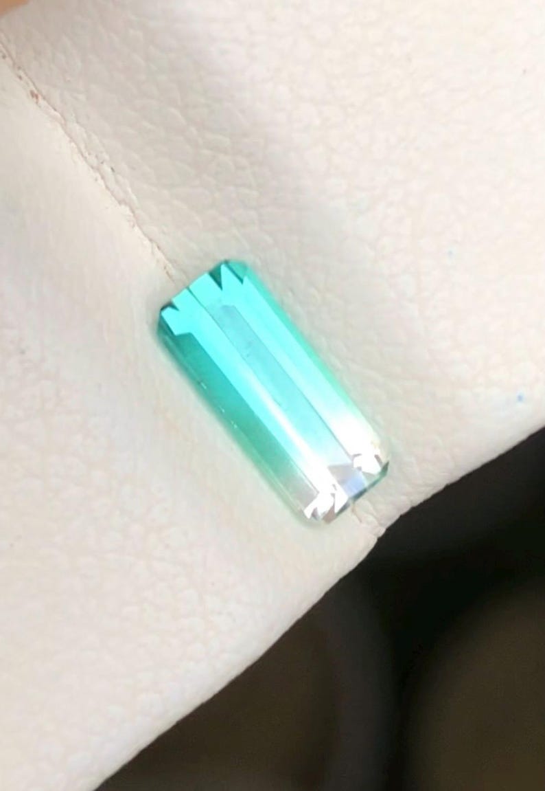 Bi-Color Tourmaline 0.70ct Faceted — Natural Lagoon Bi Color (pink and green) Gemstone - photo 3