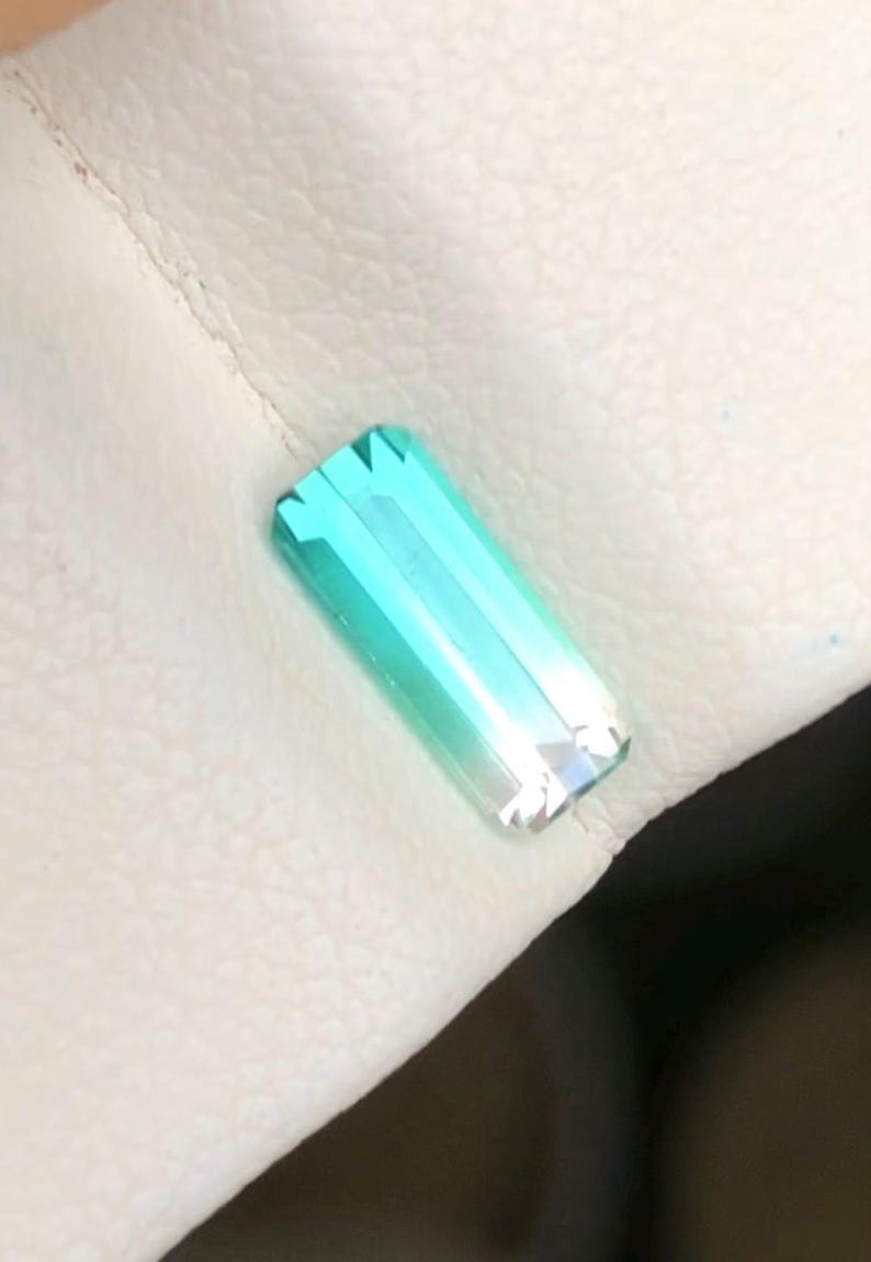 Bi-Color Tourmaline 0.70ct Faceted — Natural Lagoon Bi Color (pink and green) Gemstone - photo 5