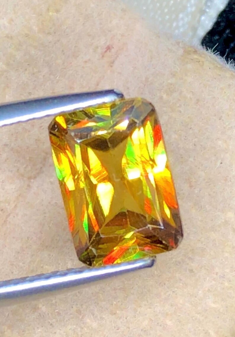 Sphene 1.80ct Faceted — Natural Multi (yellowish brown with green undertones) Gemstone - photo 5