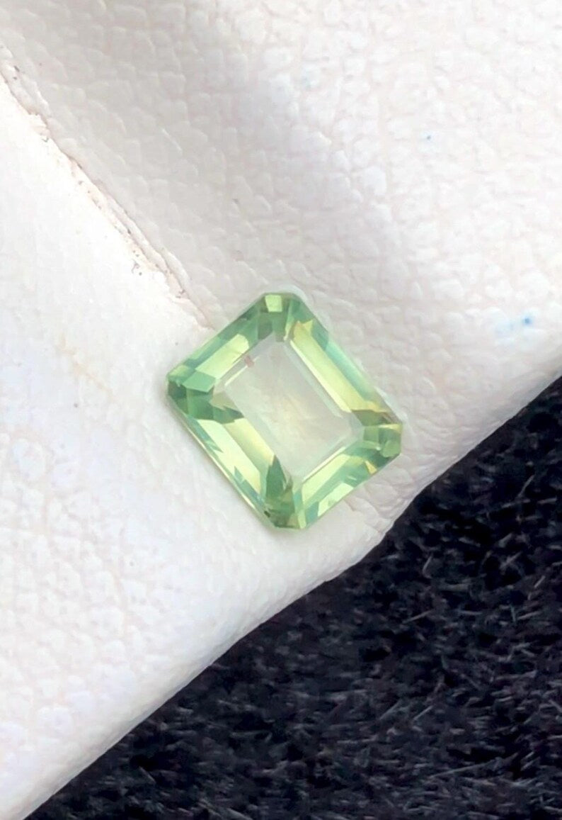 Parti Sapphire 0.50ct Faceted (emerald cut) — Natural Green Gemstone - photo 2