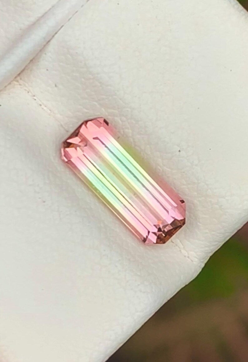 Bi-Color Tourmaline 1.85ct Faceted — Natural Bi-color (pink and green) Gemstone - photo 3