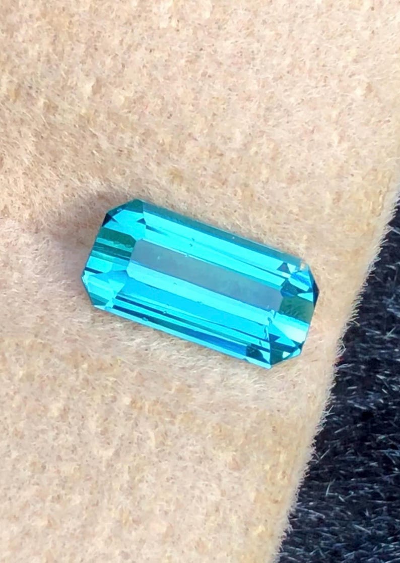 Tourmaline 1.00ct Emerald-cut (rectangular, faceted) — Natural Blue (neon/cyan-blue) Gemstone - photo 3