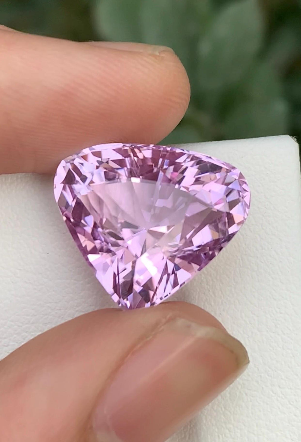 Kunzite 20.15 ct Pear Cut — Natural Pink Gemstone