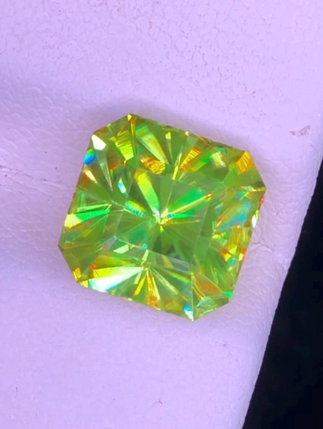 Sphene 5.50ct Emerald cut — Natural Green Gemstone - photo 5