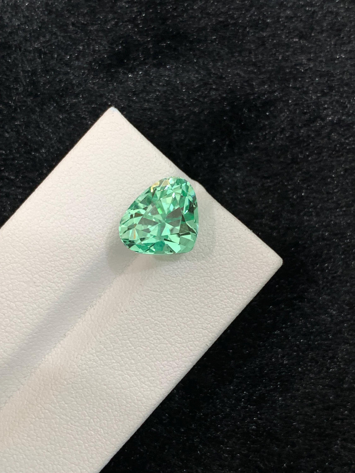 Kunzite 6.55 ct Heart Cut — Natural Green Gemstone - photo 1