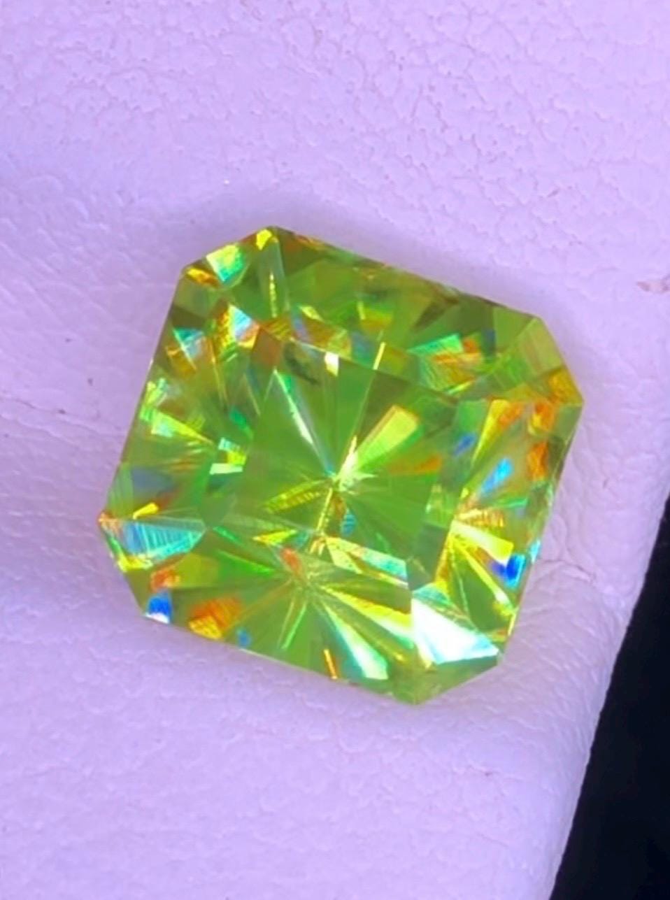 Sphene 5.50ct Emerald cut — Natural Green Gemstone - photo 2