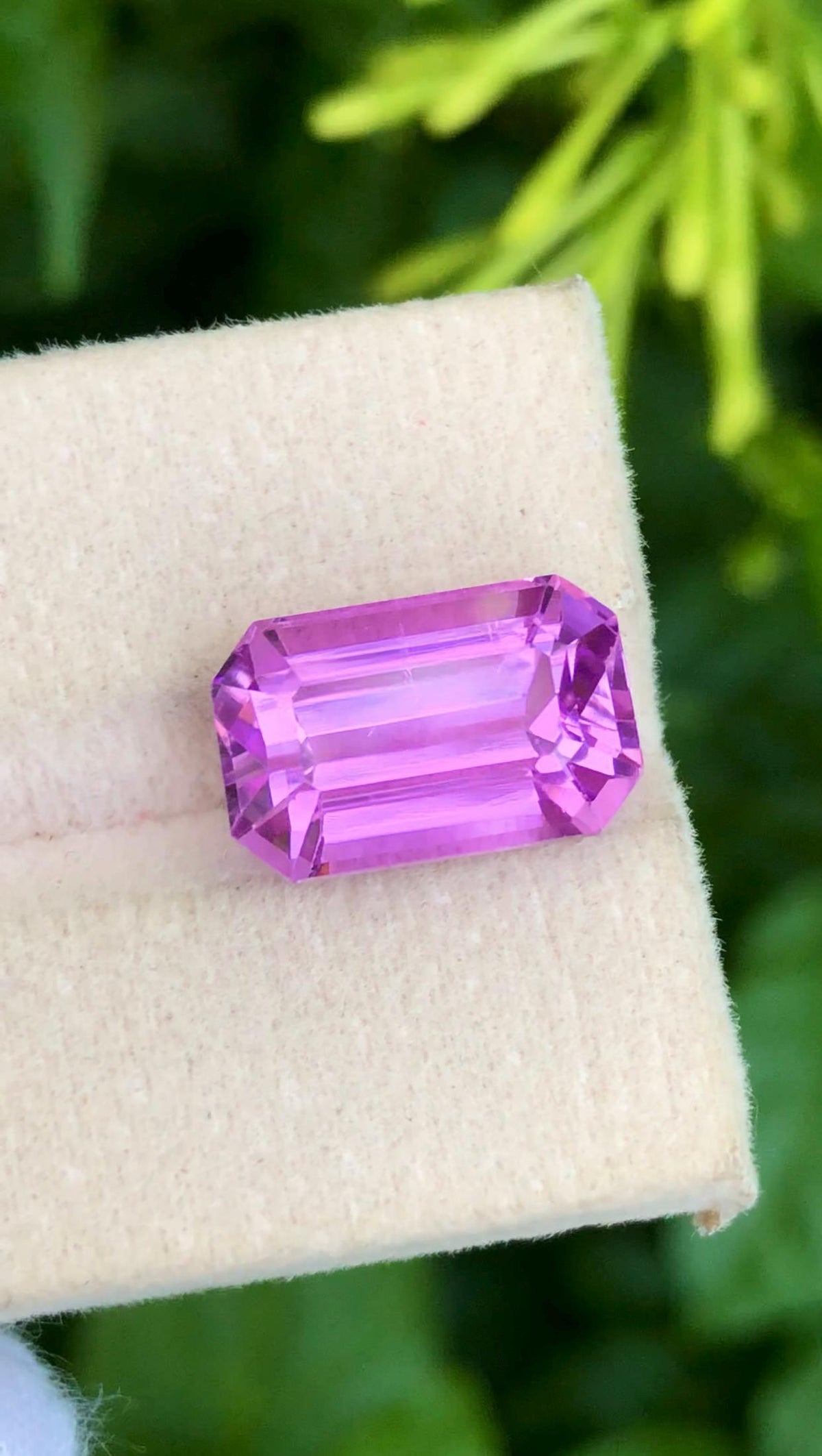 Kunzite 9.40 ct Emerald Cut — Natural Deep Pink Gemstone - photo 1