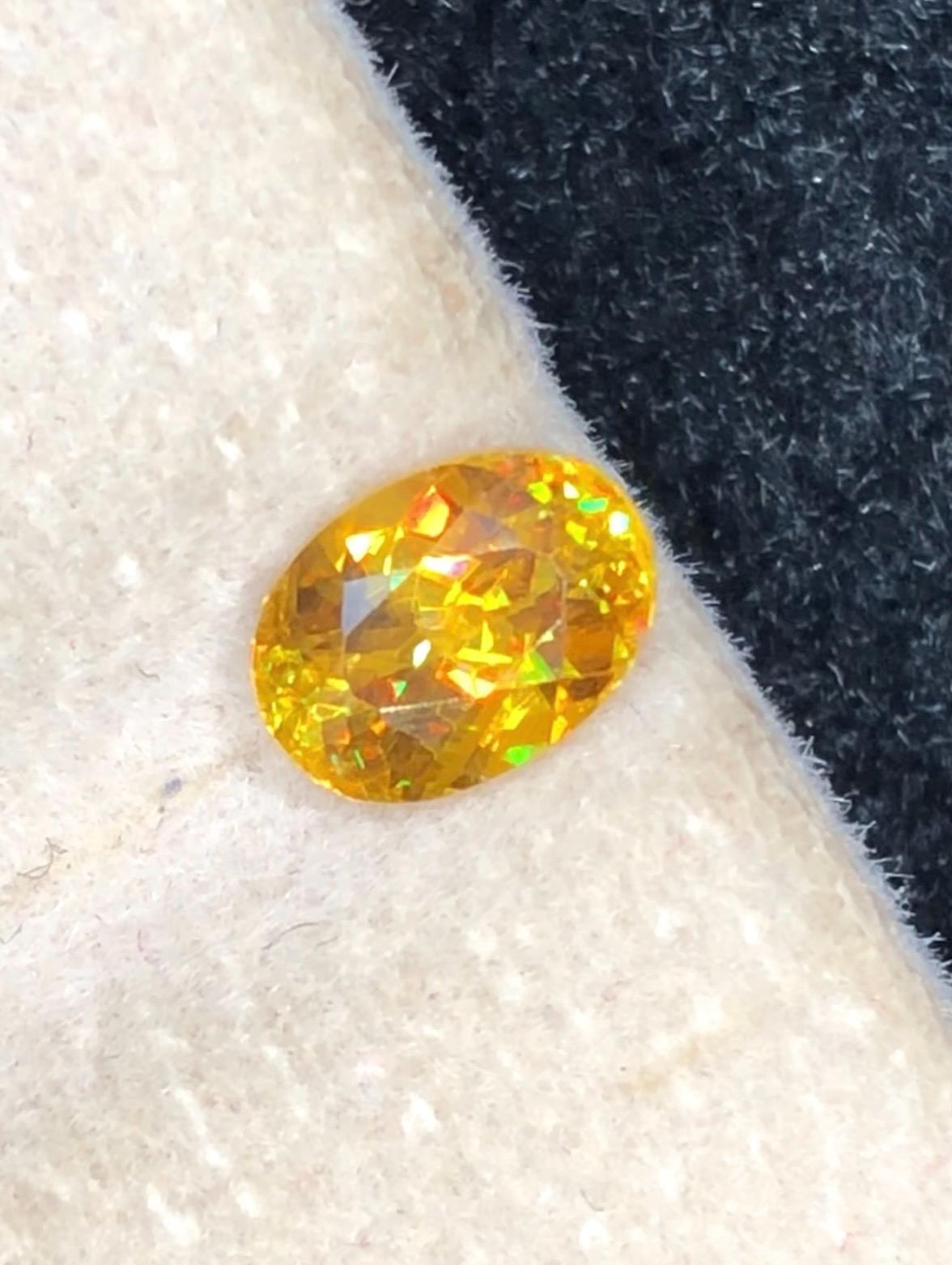 Sphene 1ct Oval — Natural Yellowish Brown Gemstone - photo 4