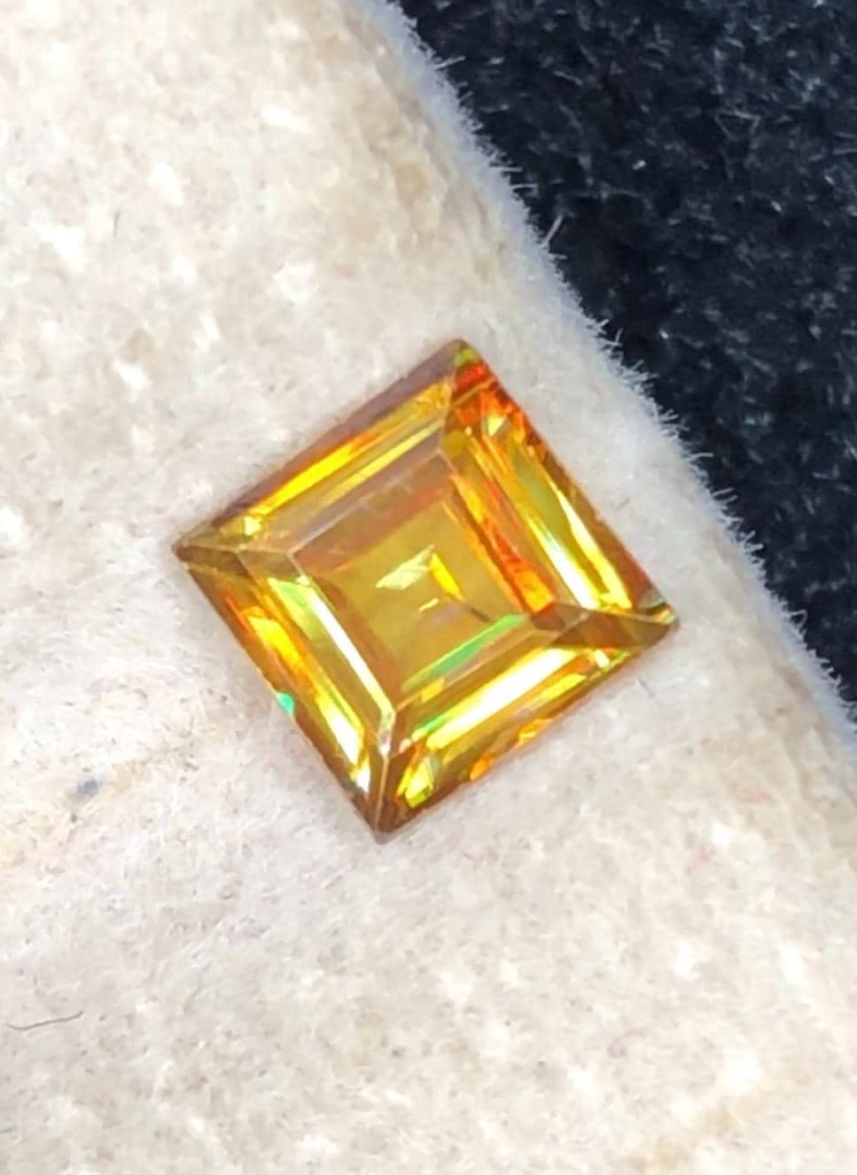 Sphene 0.55ct Faceted — Natural Yellowish Brown Gemstone - photo 1