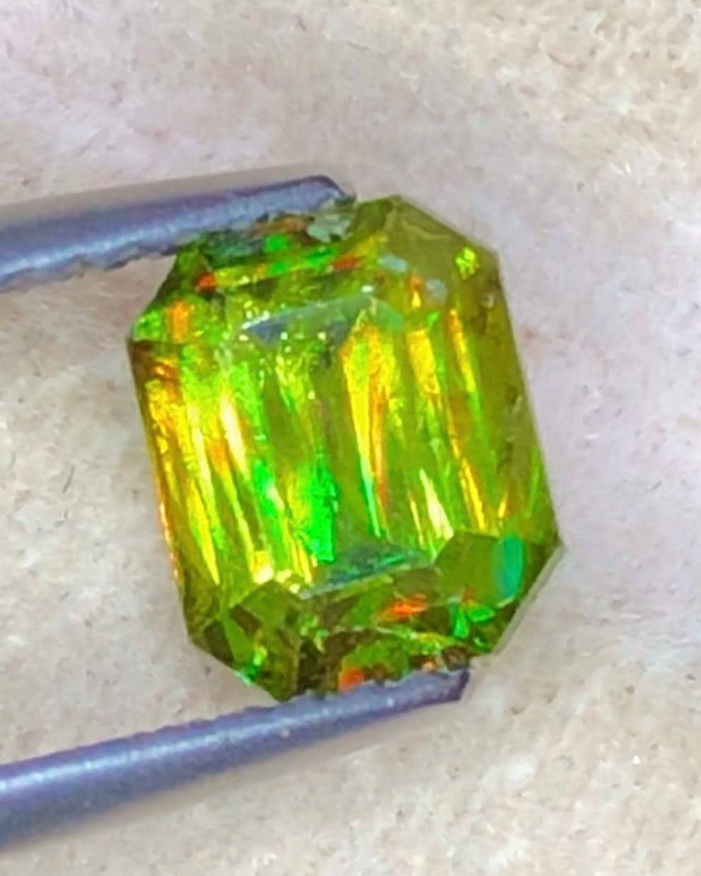 Sphene 1.30ct Faceted — Natural Chrome green Gemstone - photo 1