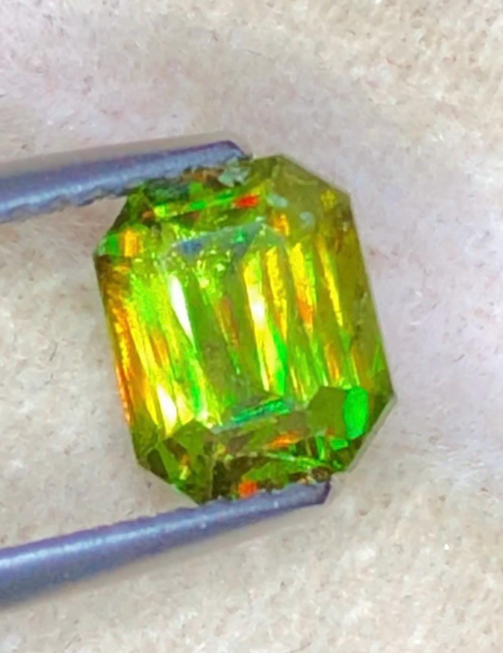Sphene 1.30ct Faceted — Natural Chrome green Gemstone - photo 2