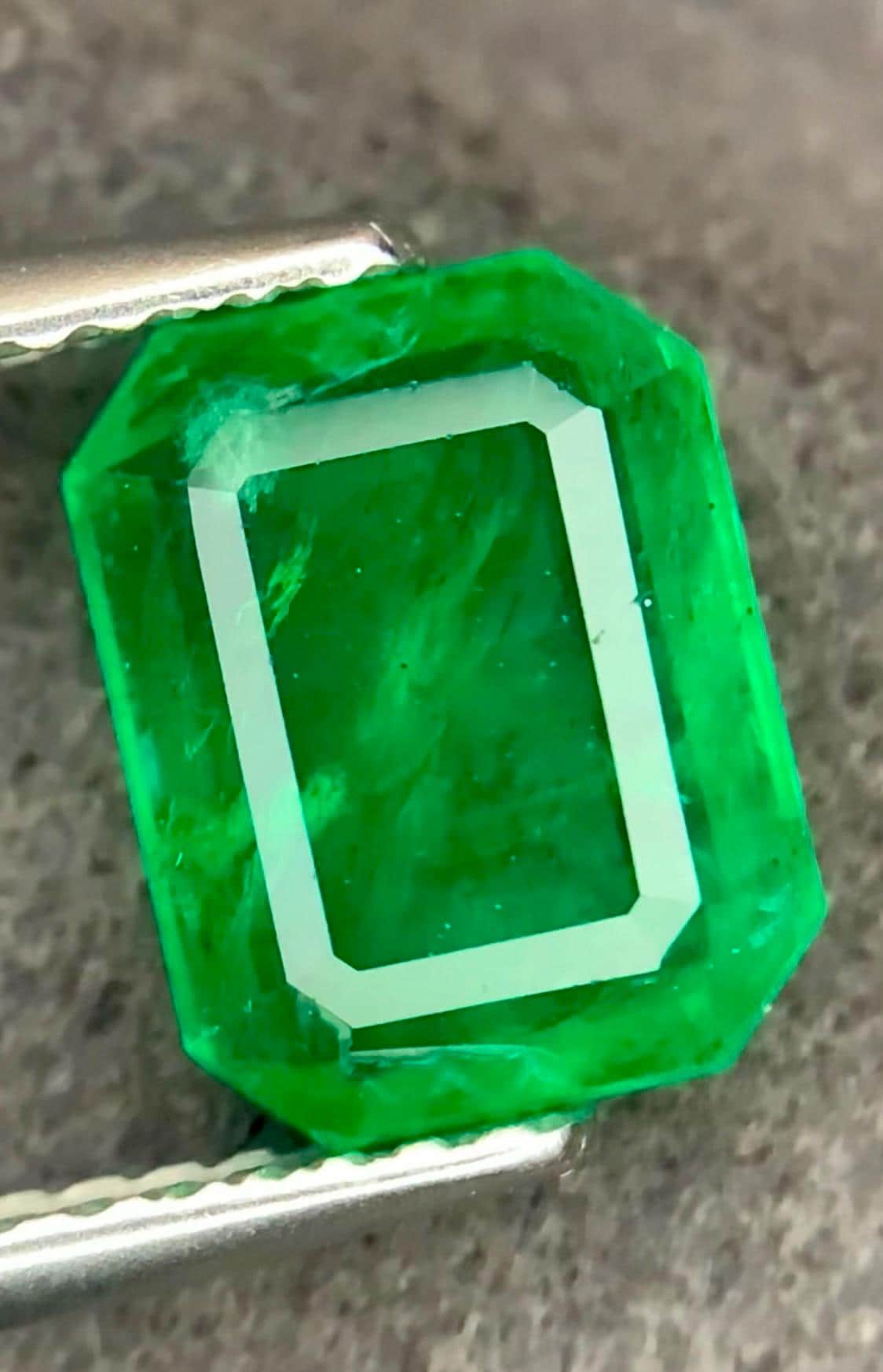 Emerald 1.35ct Emerald cut — Natural Green Gemstone - photo 3